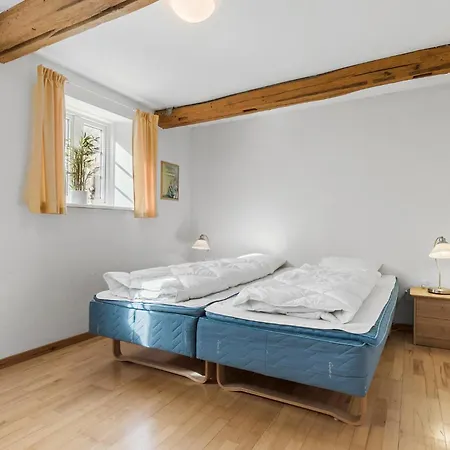 7 Bedroom Awesome In בית נופש