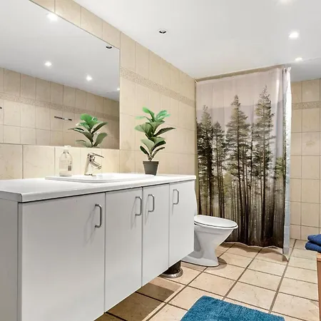 7 Bedroom Awesome In בית נופש *