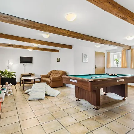 7 Bedroom In *