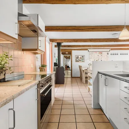 בית נופש 7 Bedroom Awesome In Rønde