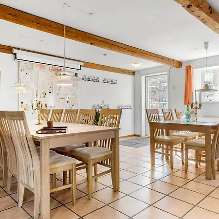 7 Bedroom Awesome In בית נופש *
