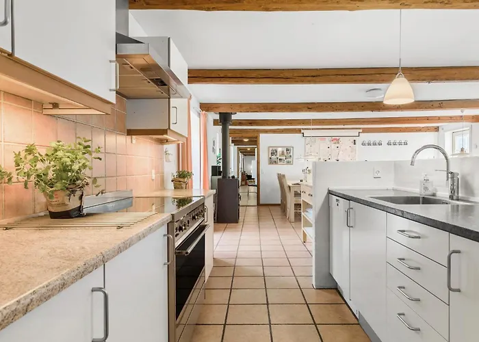 Semesterbostad 7 Bedroom Awesome In Rønde