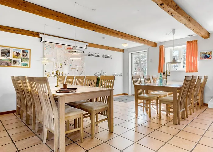 7 Bedroom Awesome In Semesterbostad *