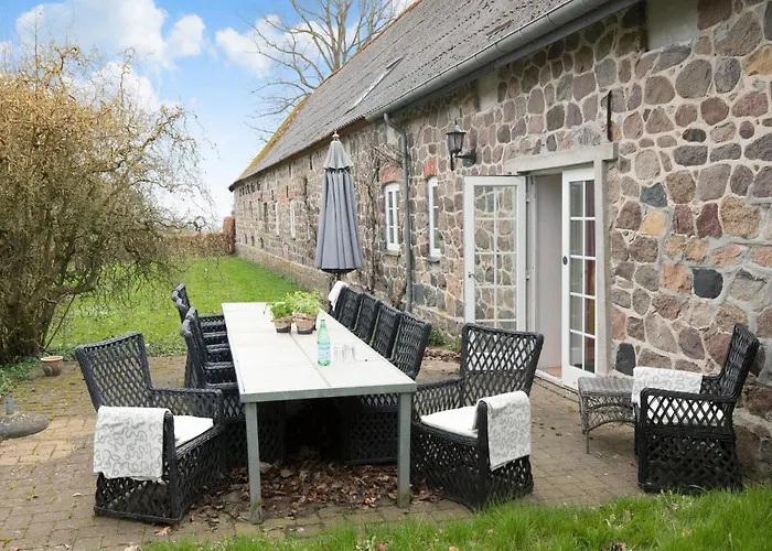 7 Bedroom Awesome In Semesterbostad Rønde