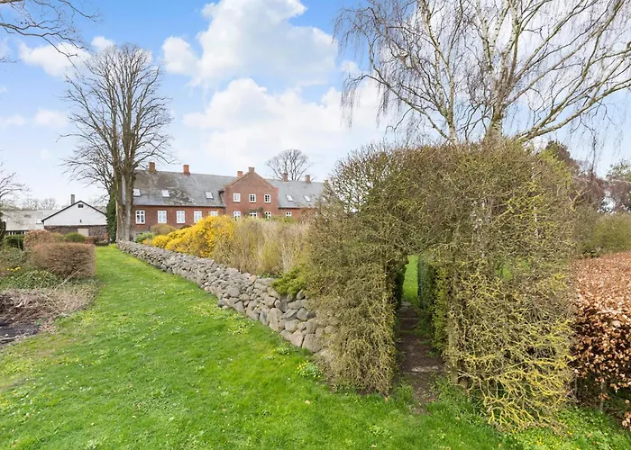 7 Bedroom Awesome In Semesterbostad